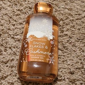 Snowflakes & Cashmere Shower Gel